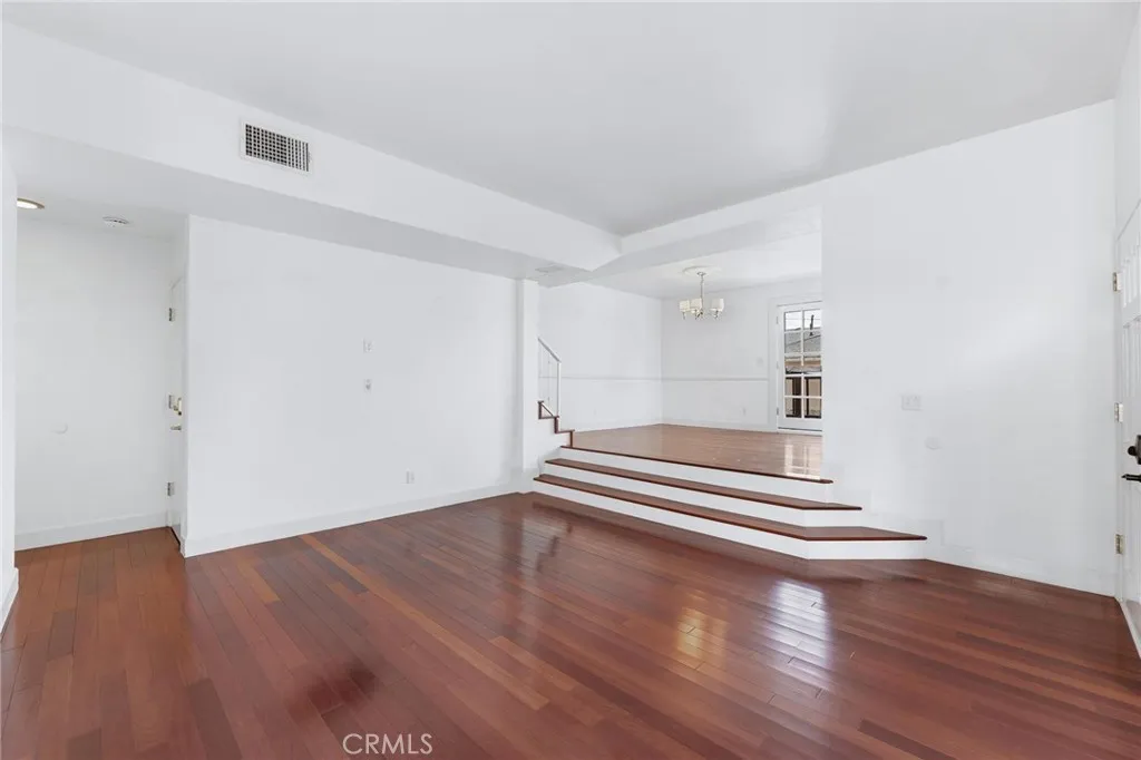 1515 Artesia 2, Manhattan Beach, California 90266 home-pic-8